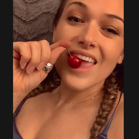 Meet your Posher, Kitty - Picture 3 of 3